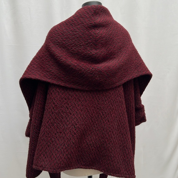 Lindsey Thornburg Burgundy/Black Chevron Alpaca Blend Shawl Cape Coat - Picture 10 of 16